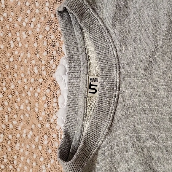 Uniqlo & Kaws Sesame Street sweatshirt - Picture 6 of 12